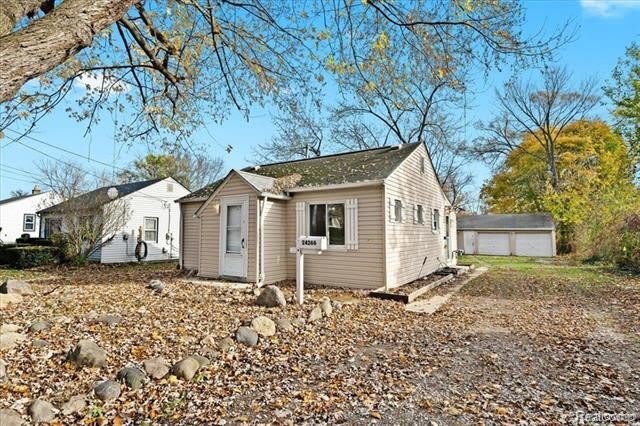 24266 Eureka Avenue – photo 2