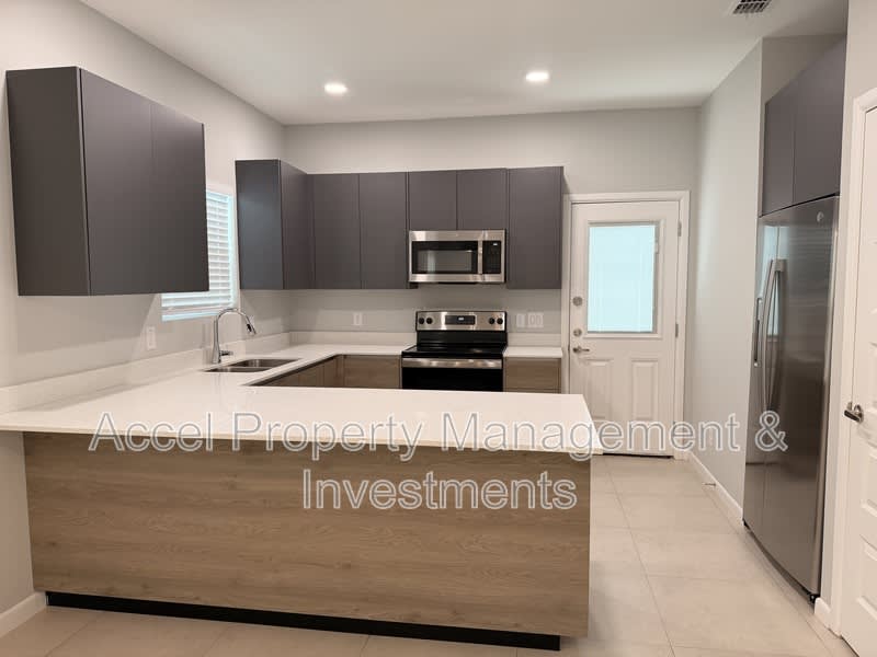 816 N. Abbey Ave. – photo 5