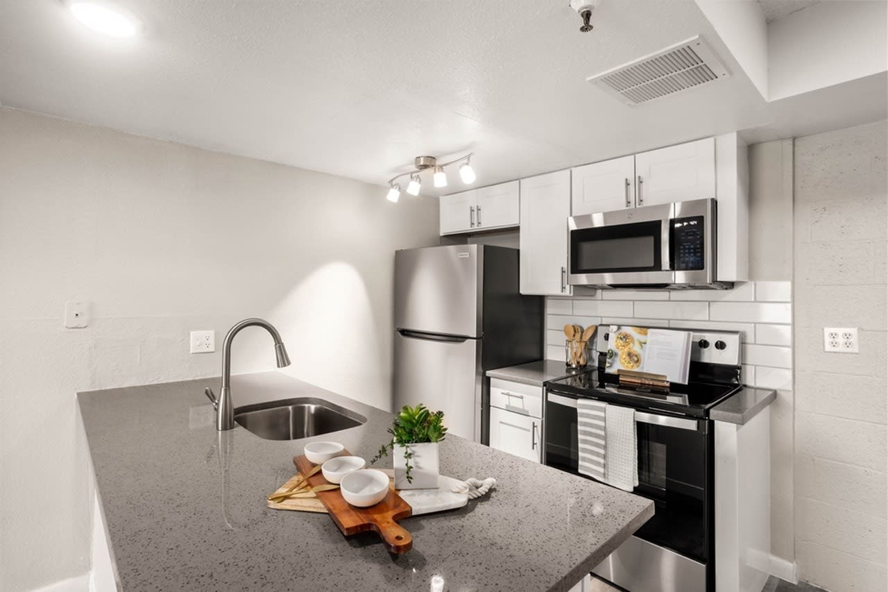Rise Midtown Apartments – photo 1