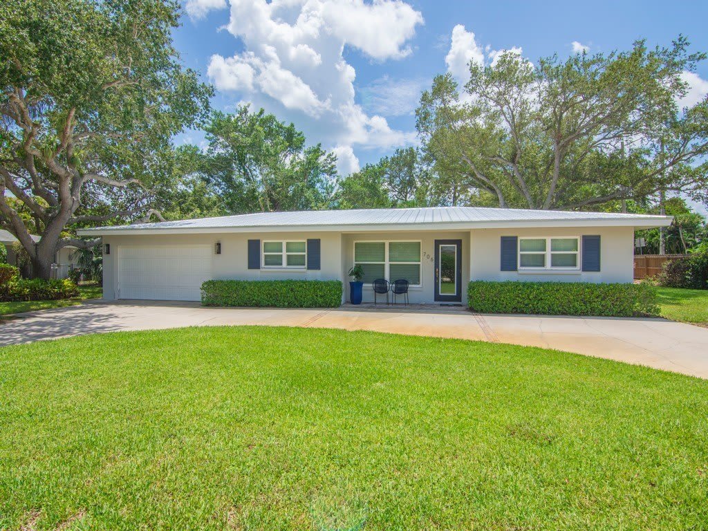 706 Iris Lane – photo 2
