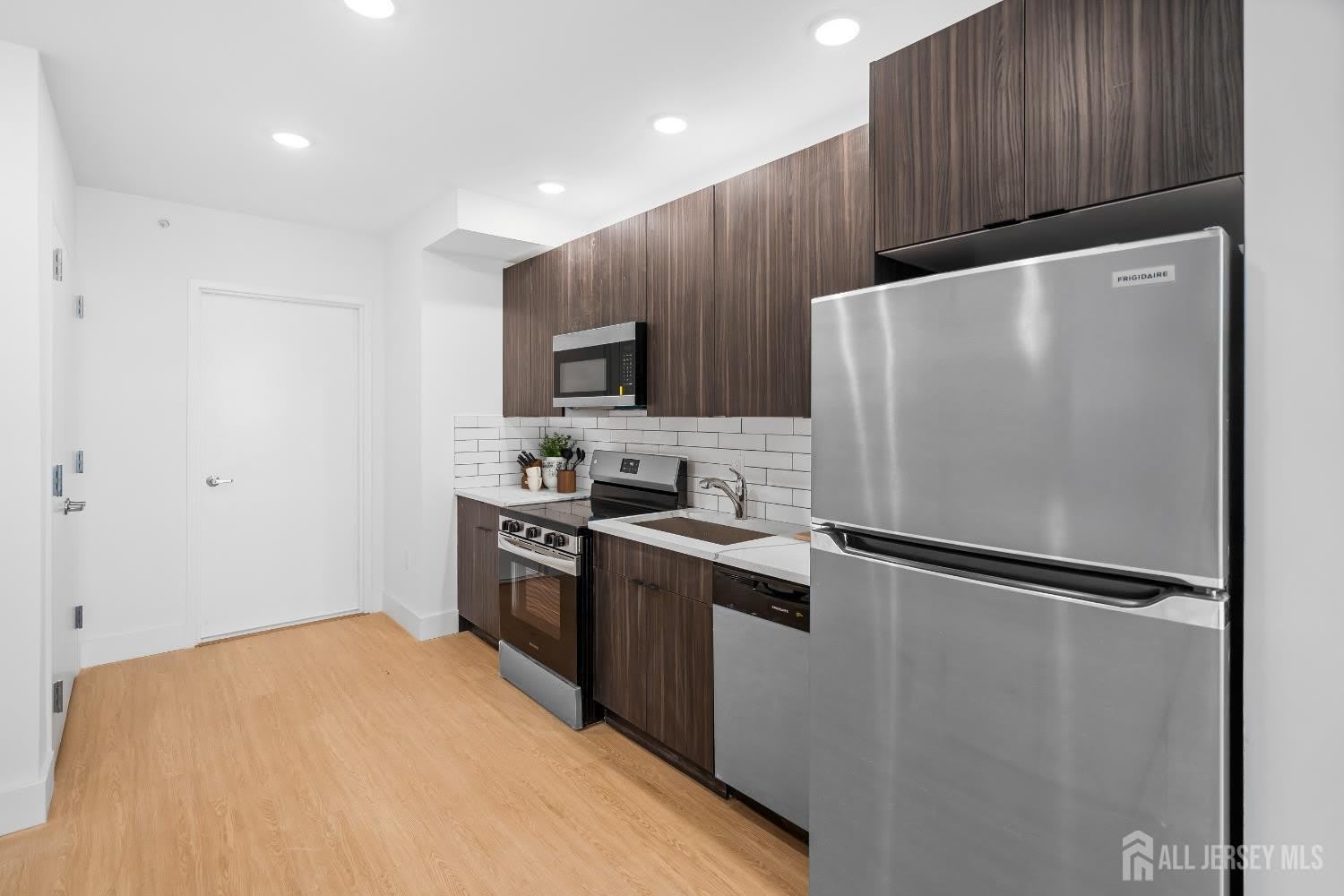 50 Easton Avenue – photo 3