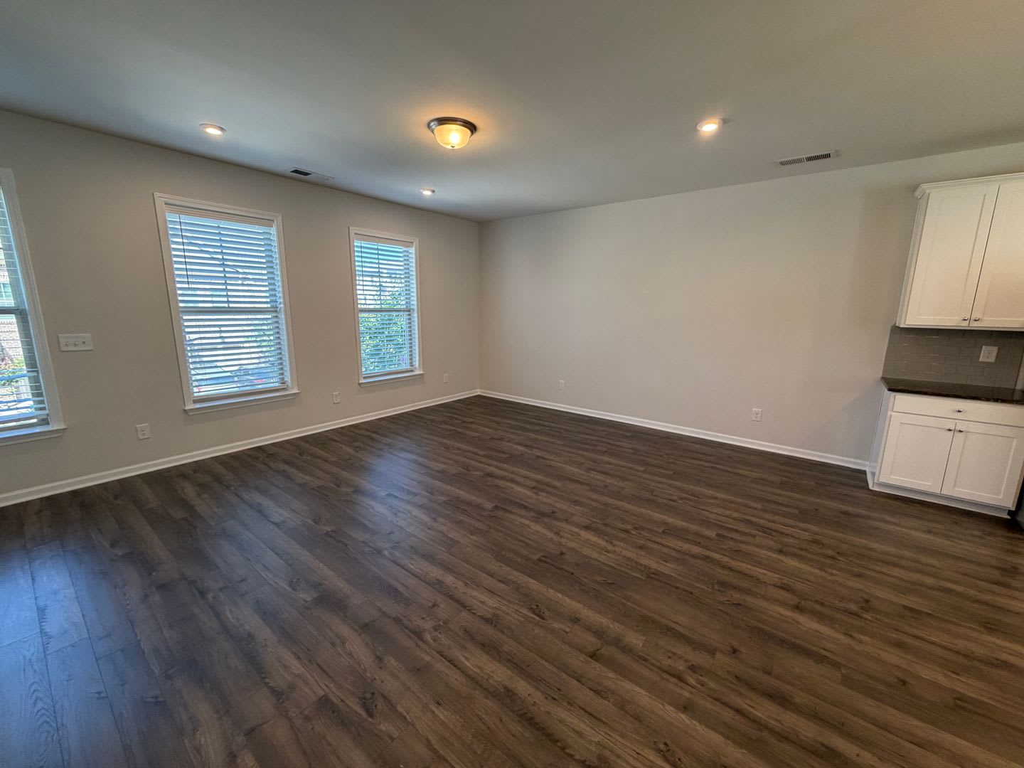 311 Mahone Dr 14 – photo 2