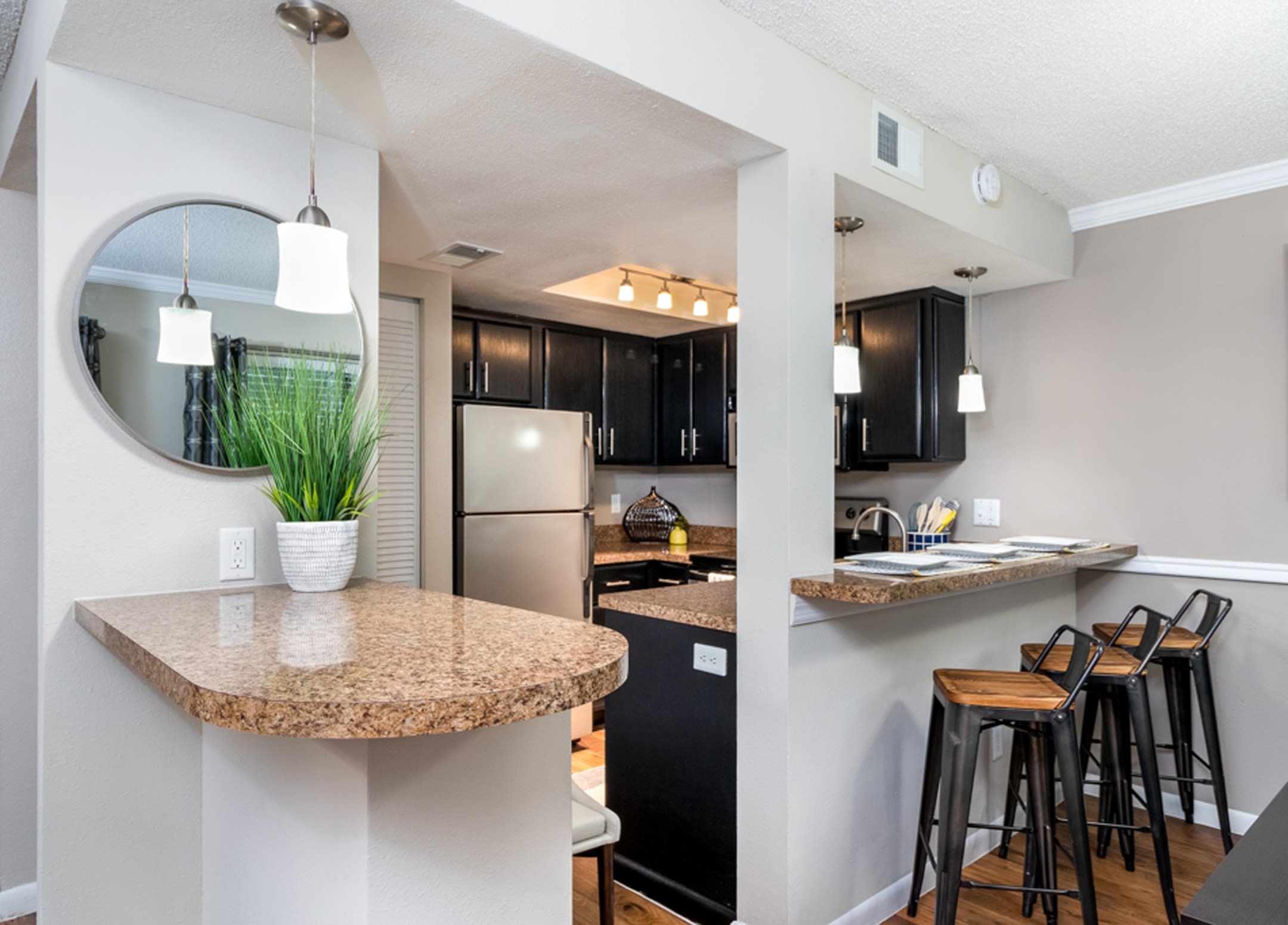 Lakes of Northdale Apartments – photo 3