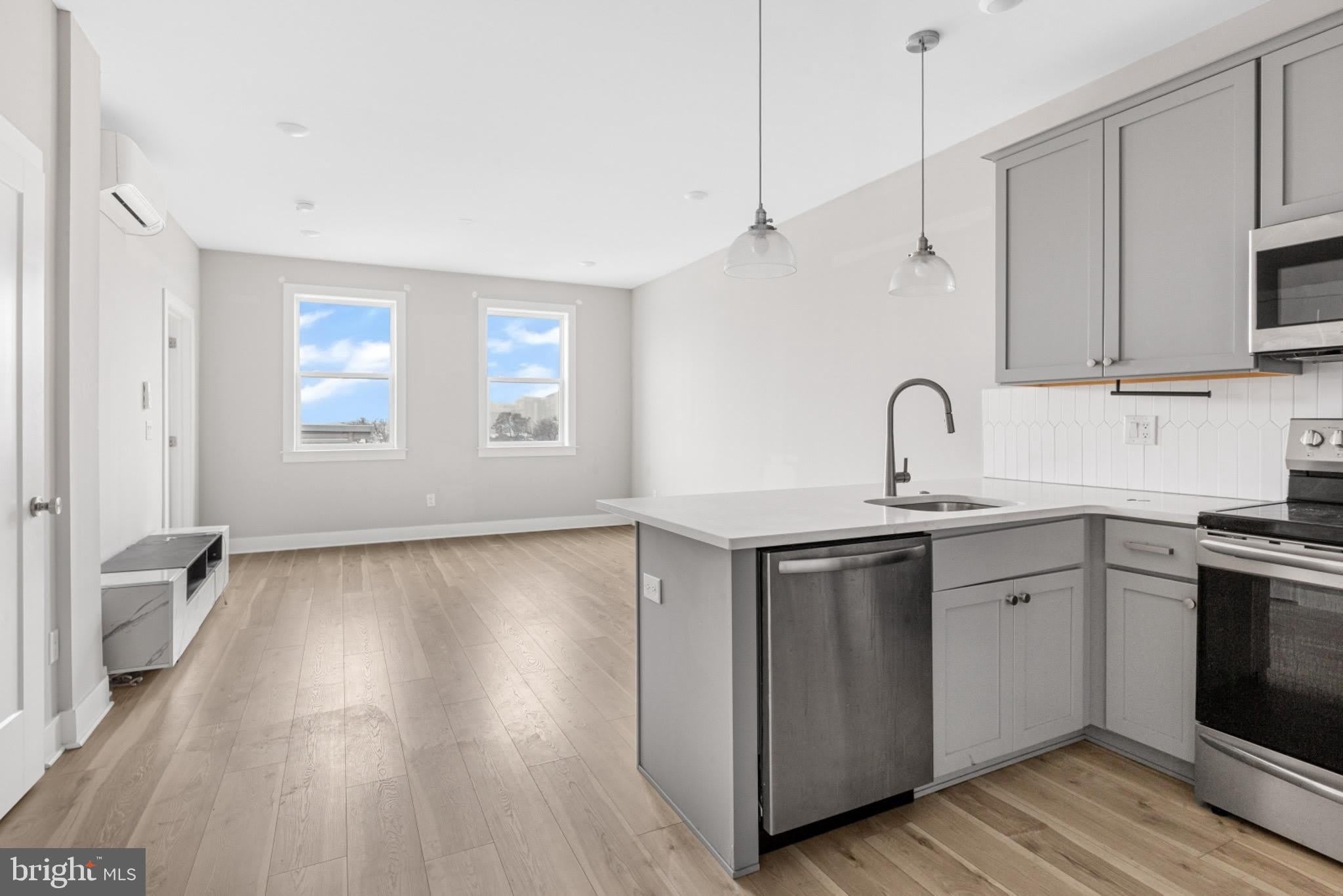 5230 Walnut Street – photo 4
