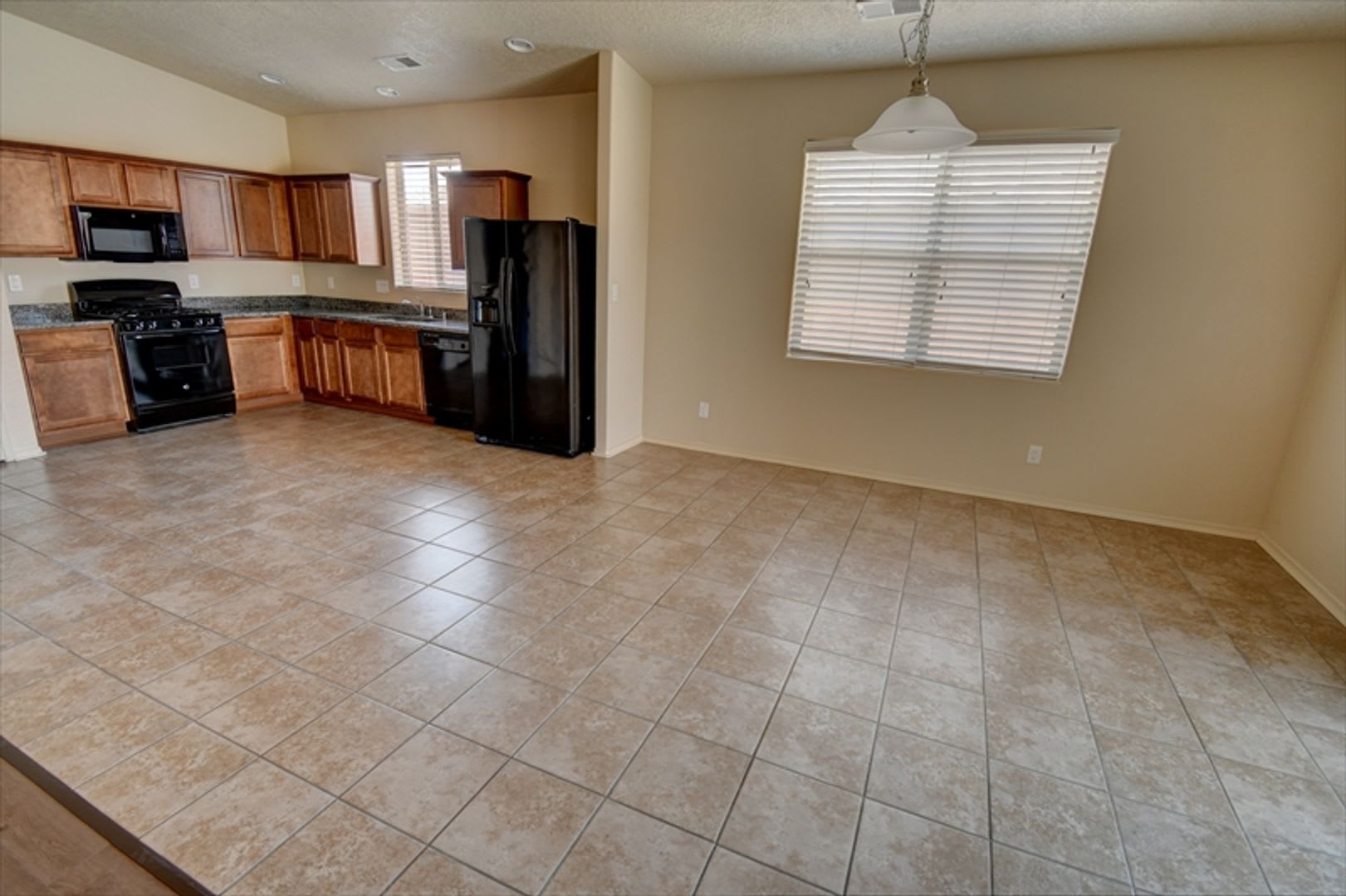 Los Lunas Home Available Now! – photo 5