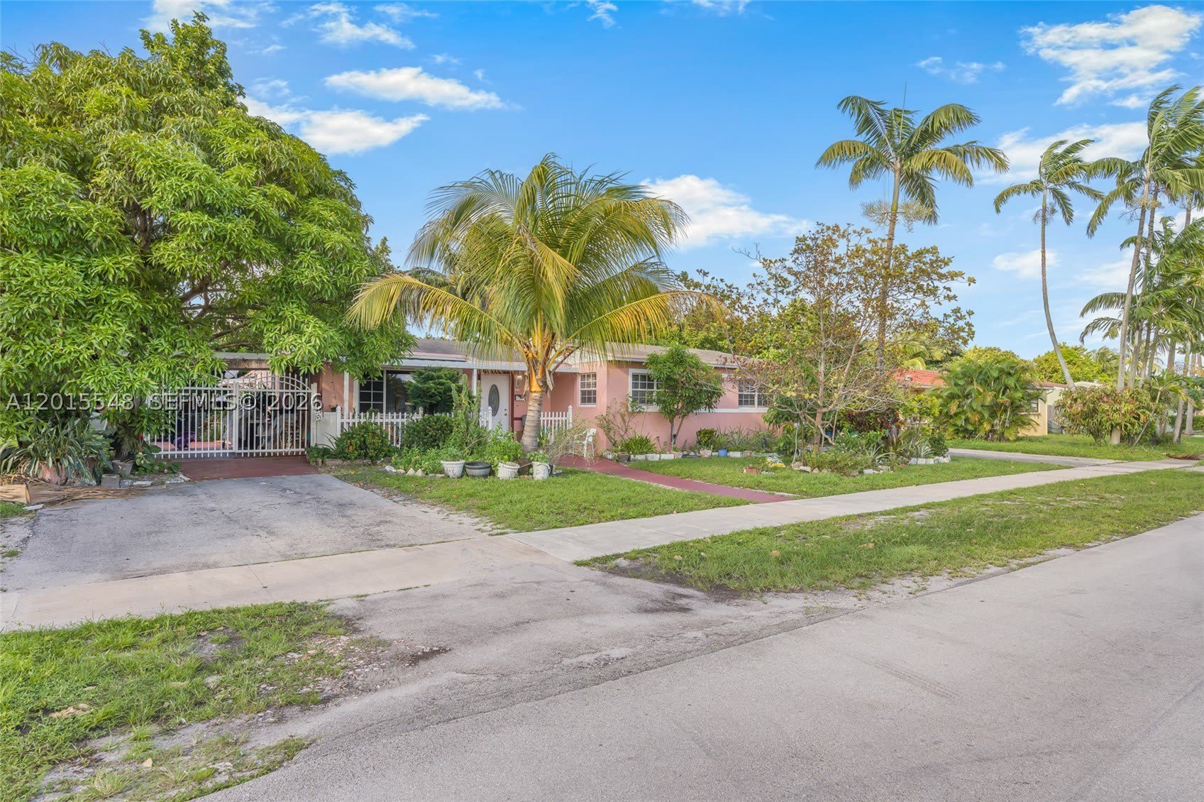 1041 NW 196th Ter – photo 4