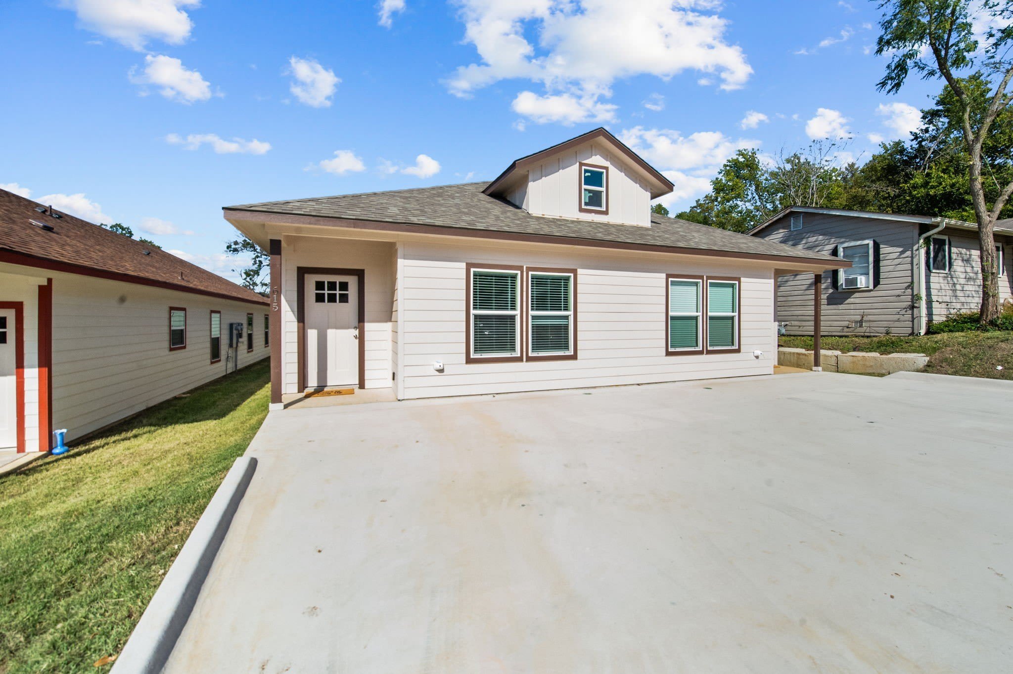 613 W Elm Street – photo 2