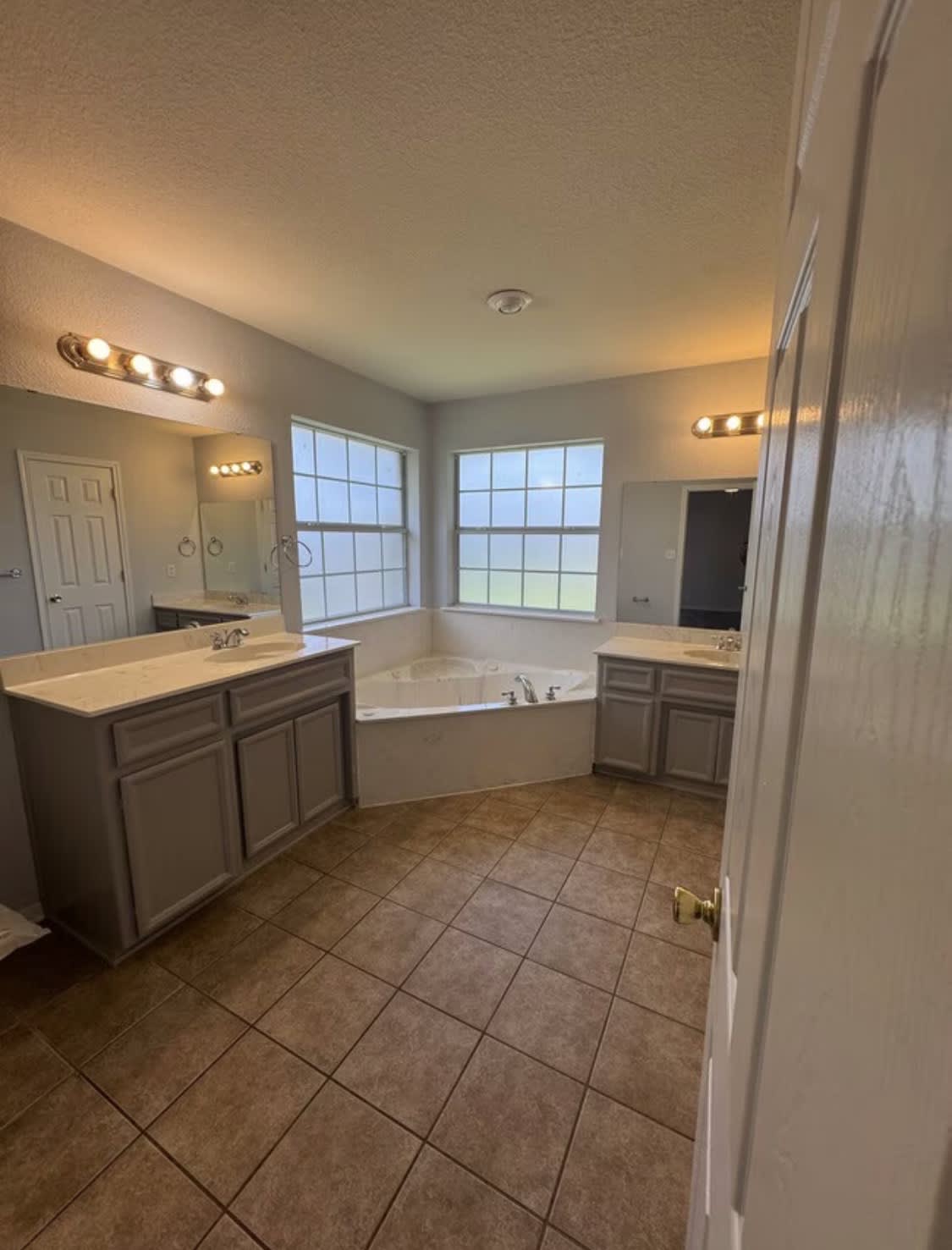 4301 Capri Drive – photo 5