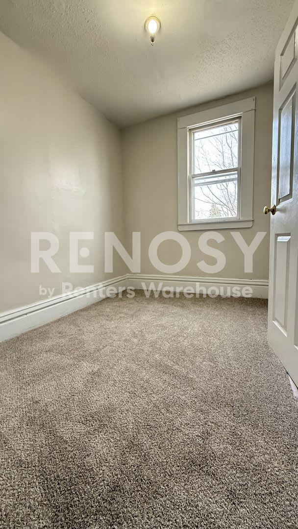 Available Now 2 Bedroom 2 Bath Condo in St. Paul – photo 5