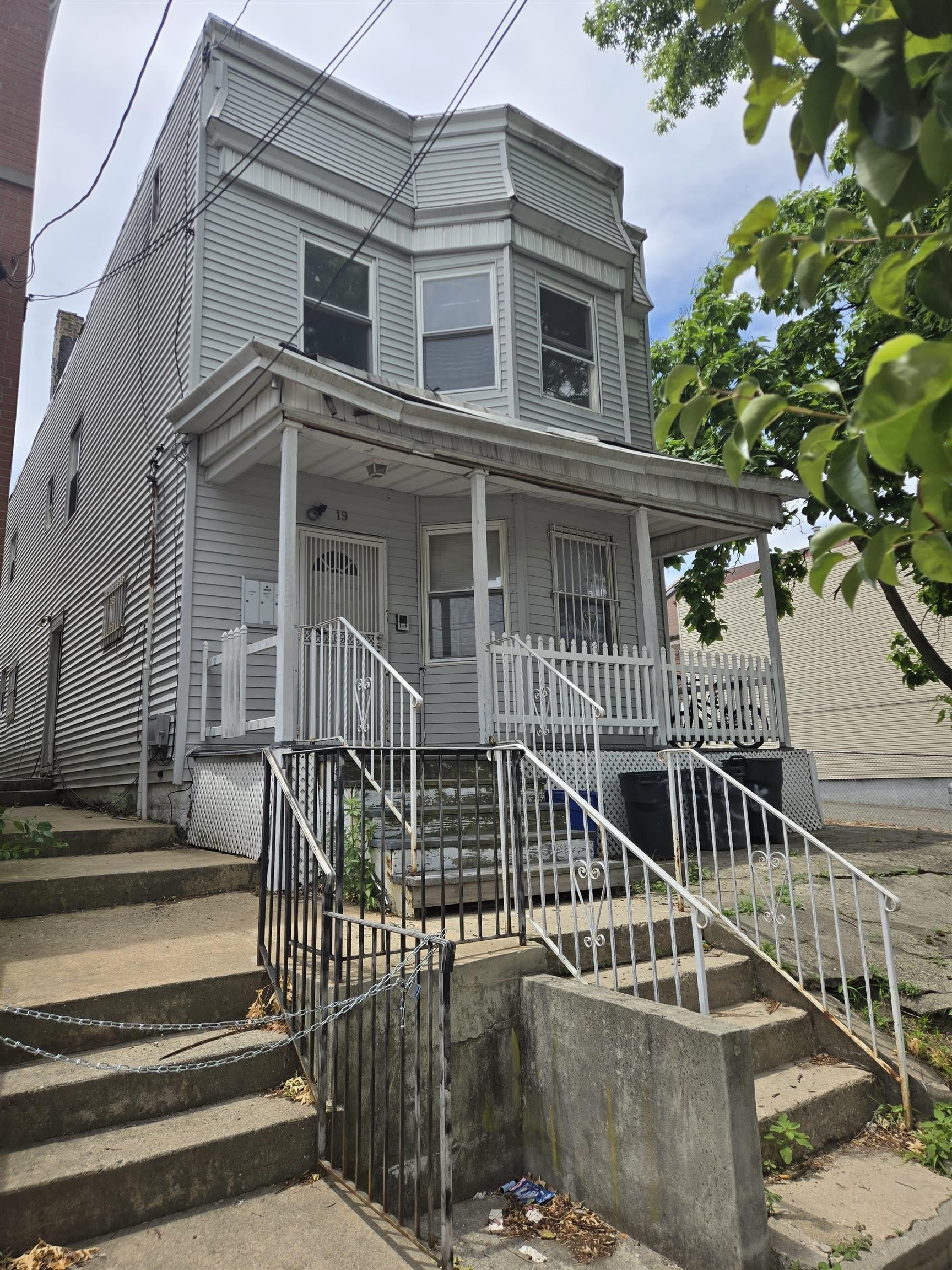 19 OAK ST – photo 1
