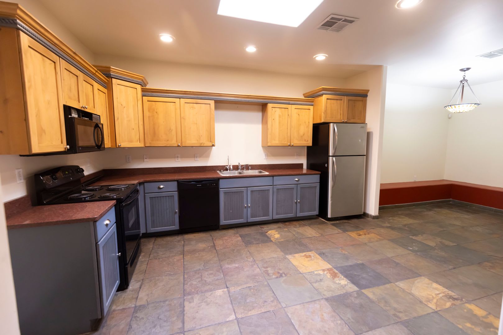 1635 Spruce – photo 5