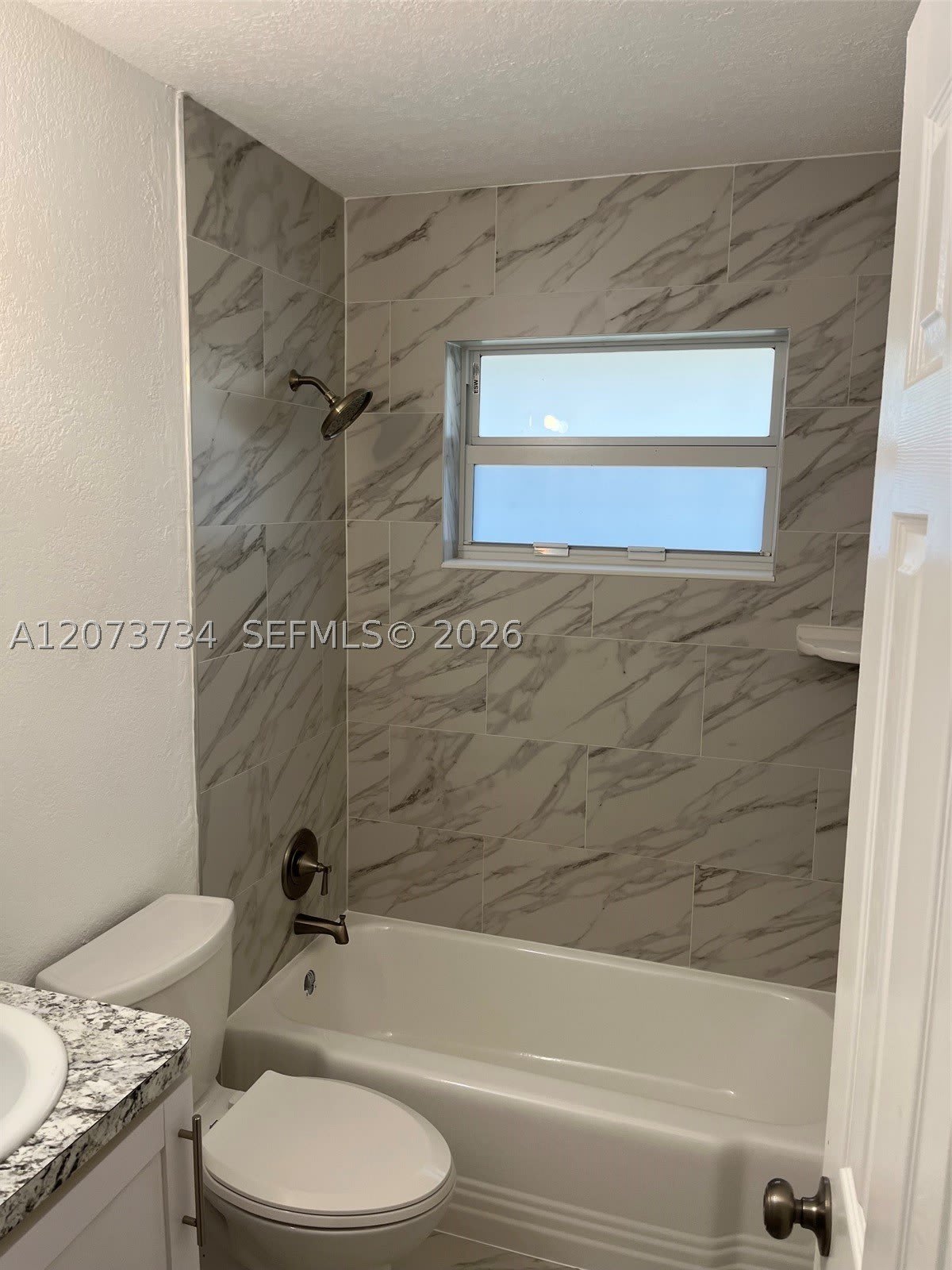 330 NE 7th St – photo 4