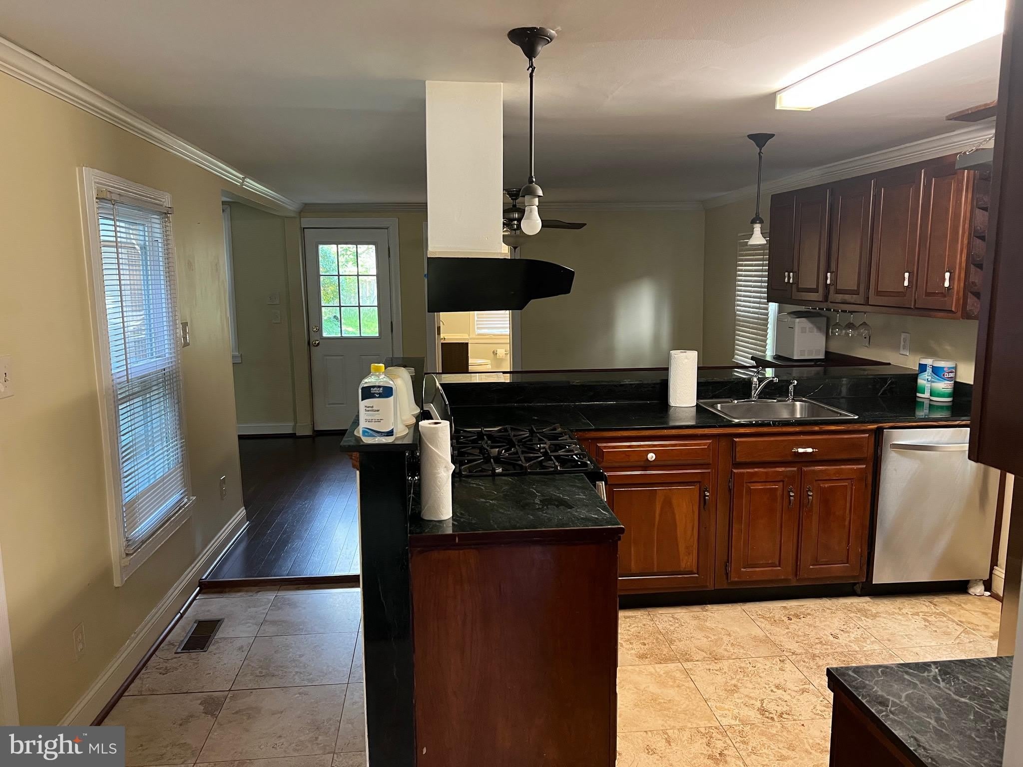 206 N MILL Street – photo 5