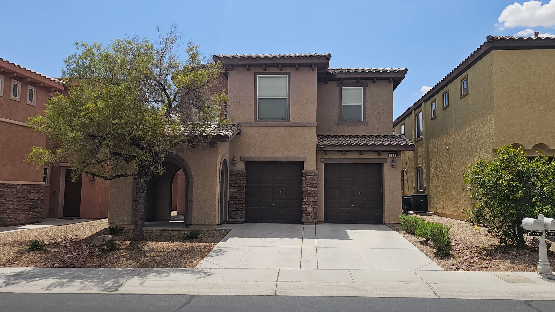 Luxury Living in Guard-Gated Rhodes Ranch – photo 1