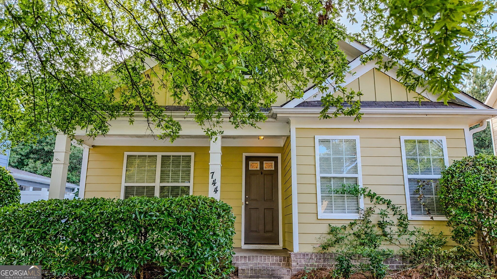 744 W Vincent Drive – photo 2