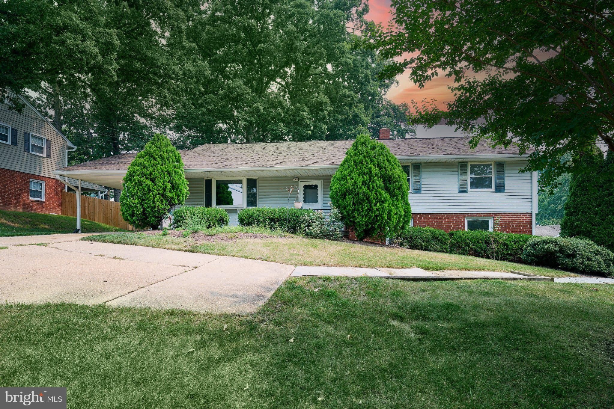 2924 GRACEFIELD Road – photo 1