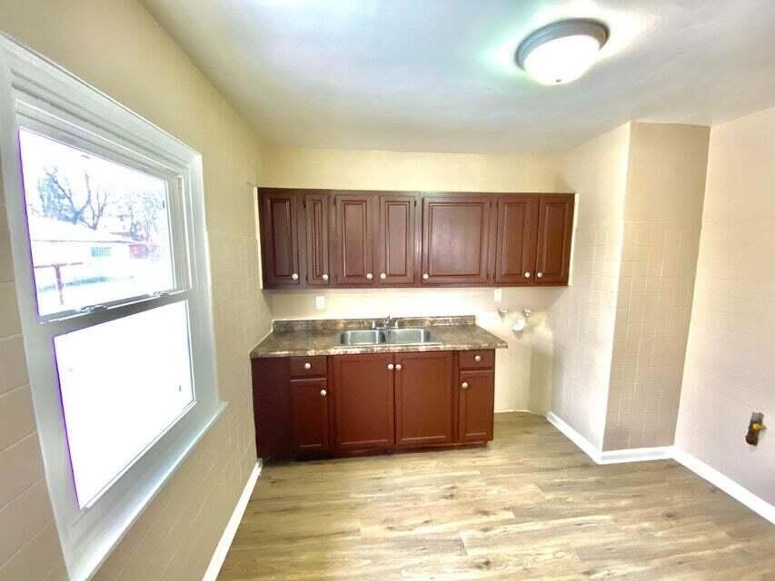 4381 Johnson Street – photo 3