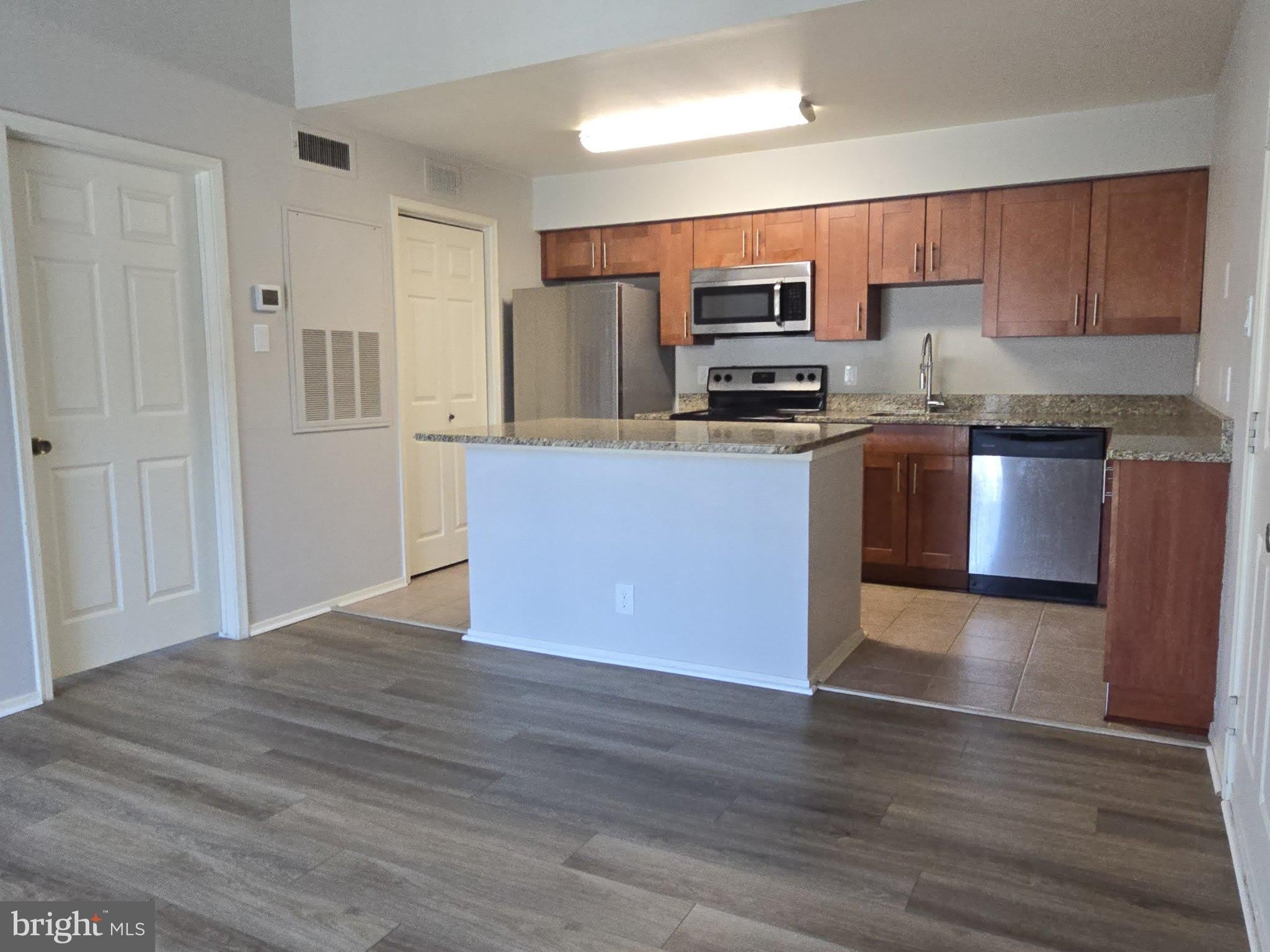 3306 WYNDHAM Circle – photo 2