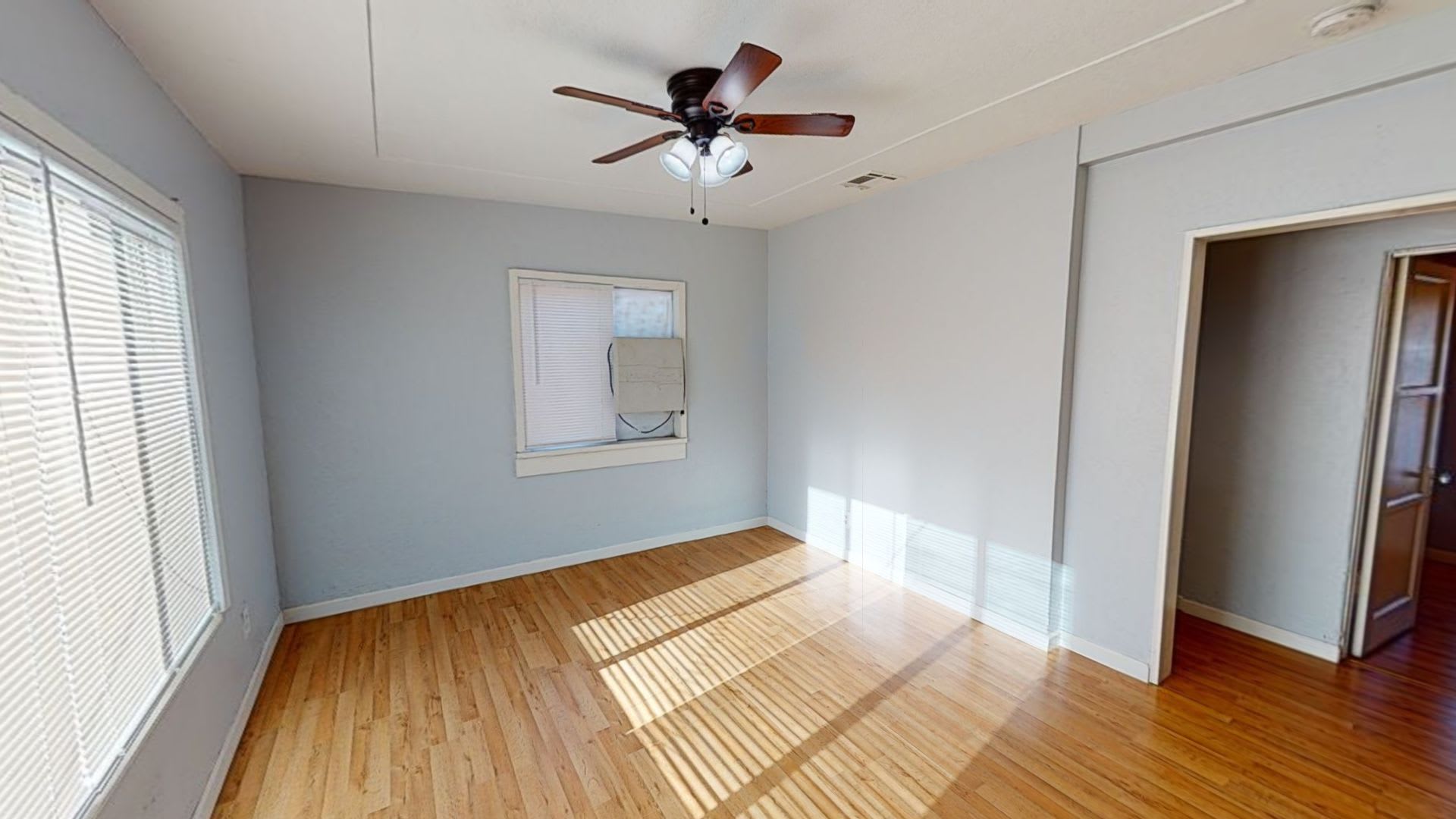 Just Reduced For A Fast Lease Charming Single Story Bungalow 2 1 – photo 2