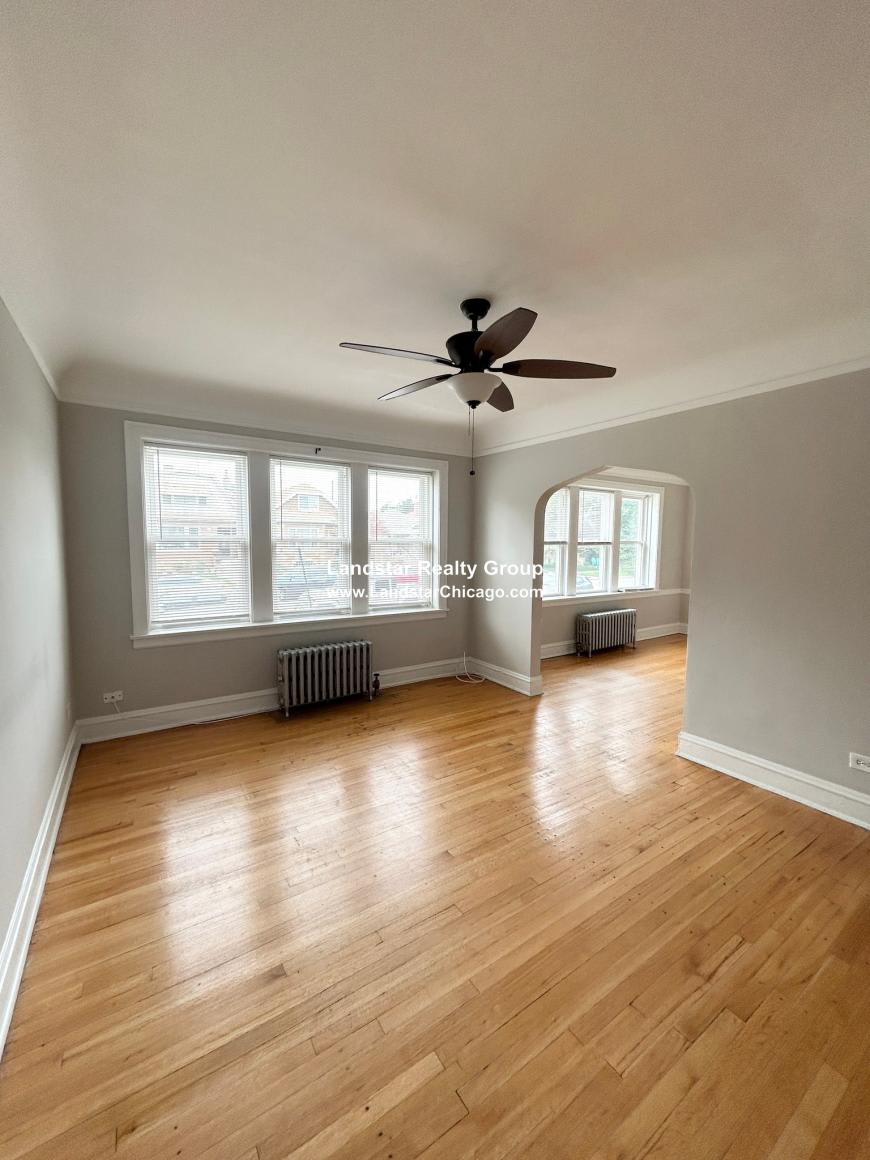 2905 North Kilbourn Ave. – photo 2