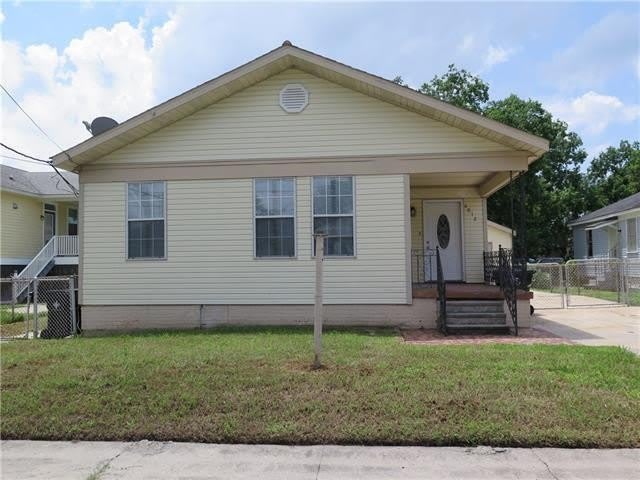 6010 BACCICH Street – photo 1