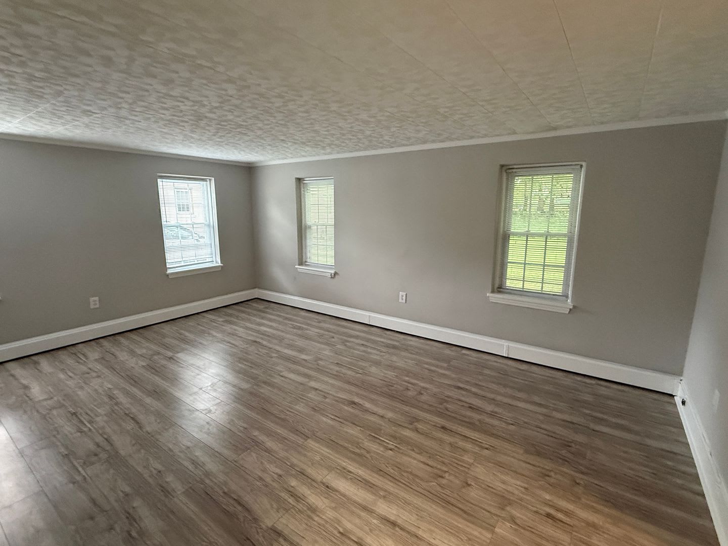 3 Bedroom End-Unit Near Downtown Easton – photo 4