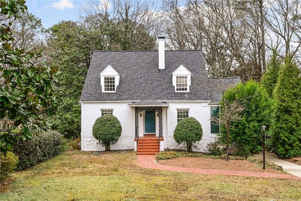 2878 N Hills Drive NE – photo 2