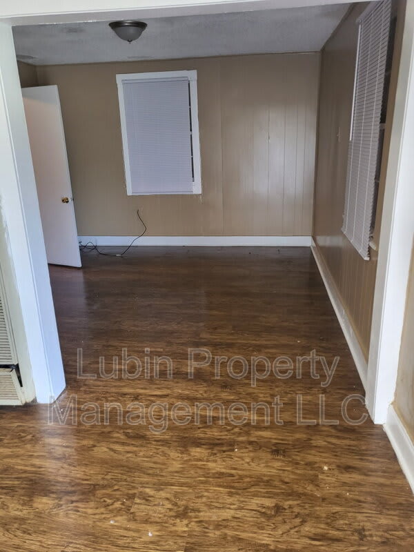 820 Dallas St – photo 2