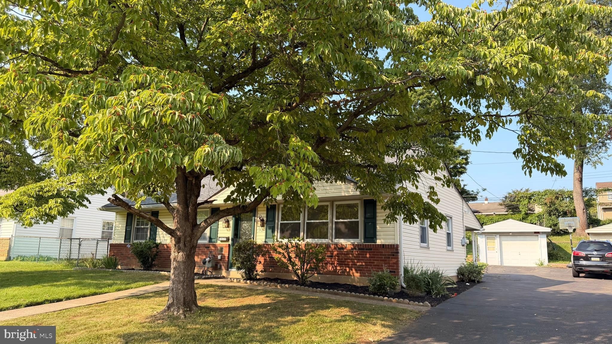 3639 WINDSOR Drive – photo 2