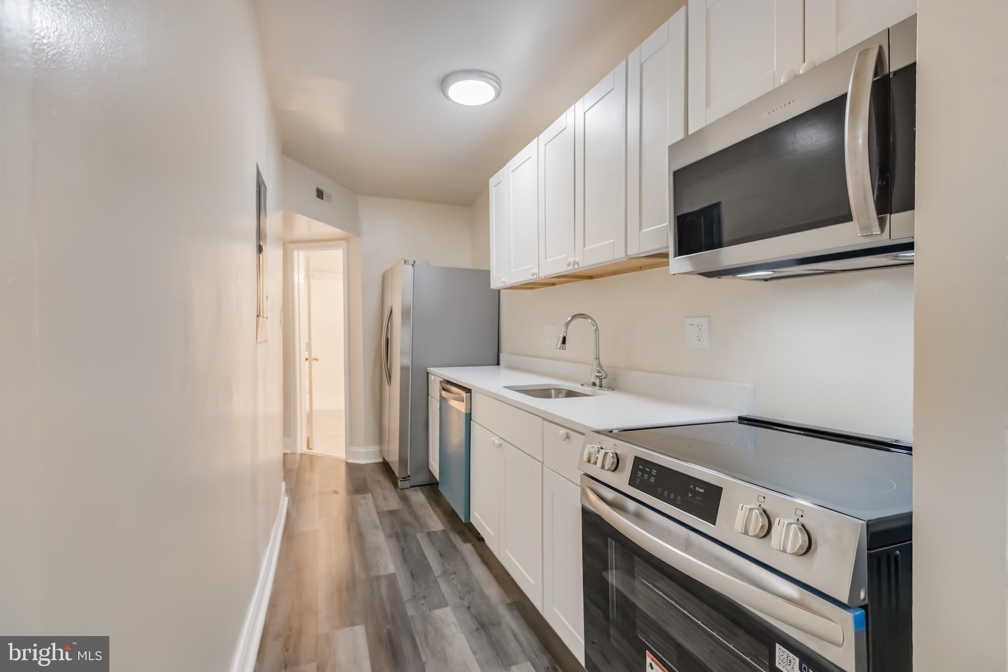 2816 HARTFORD Street SE – photo 2