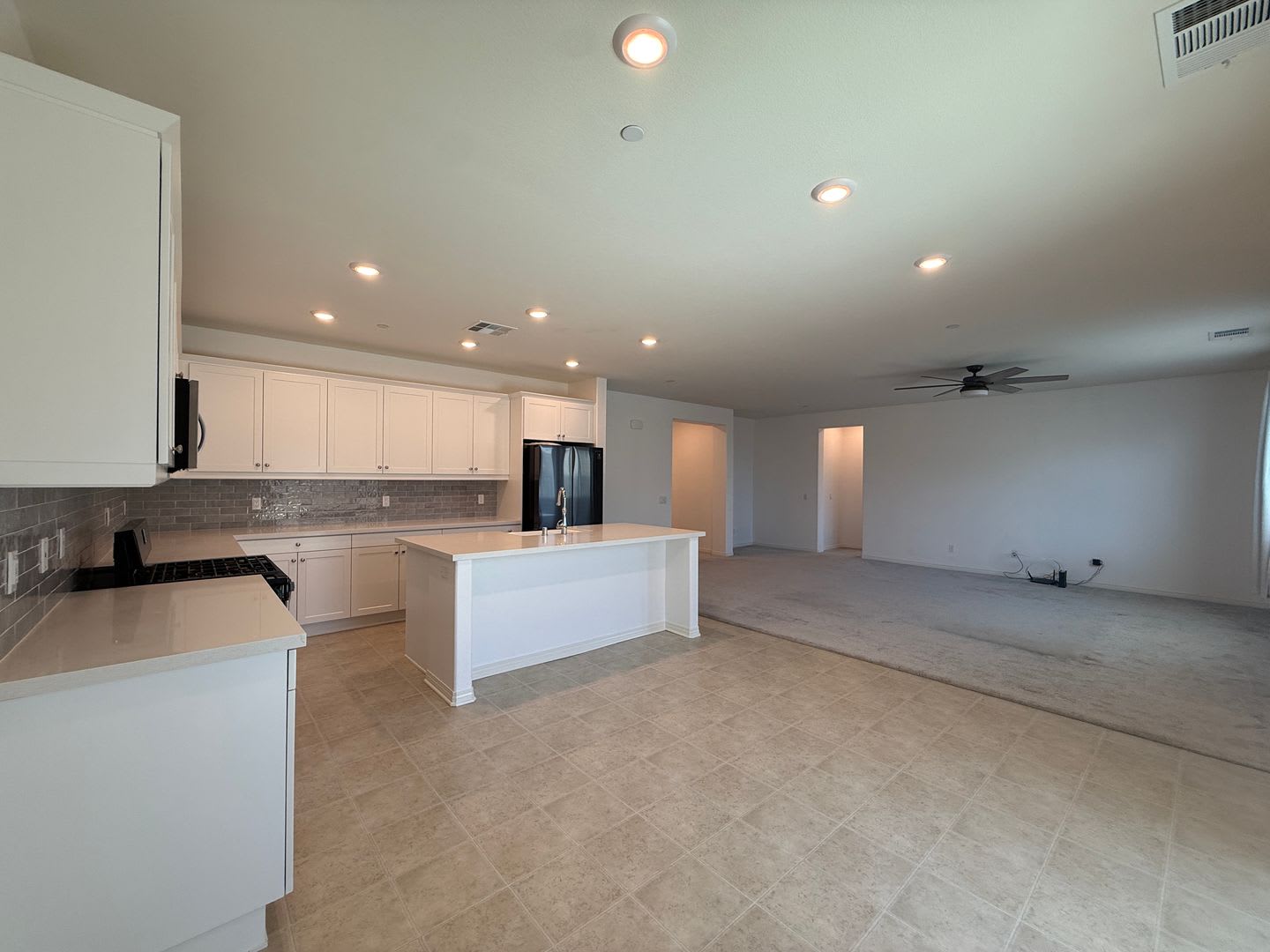Rosamond 4 Bedroom + 3 Bathroom! – photo 4