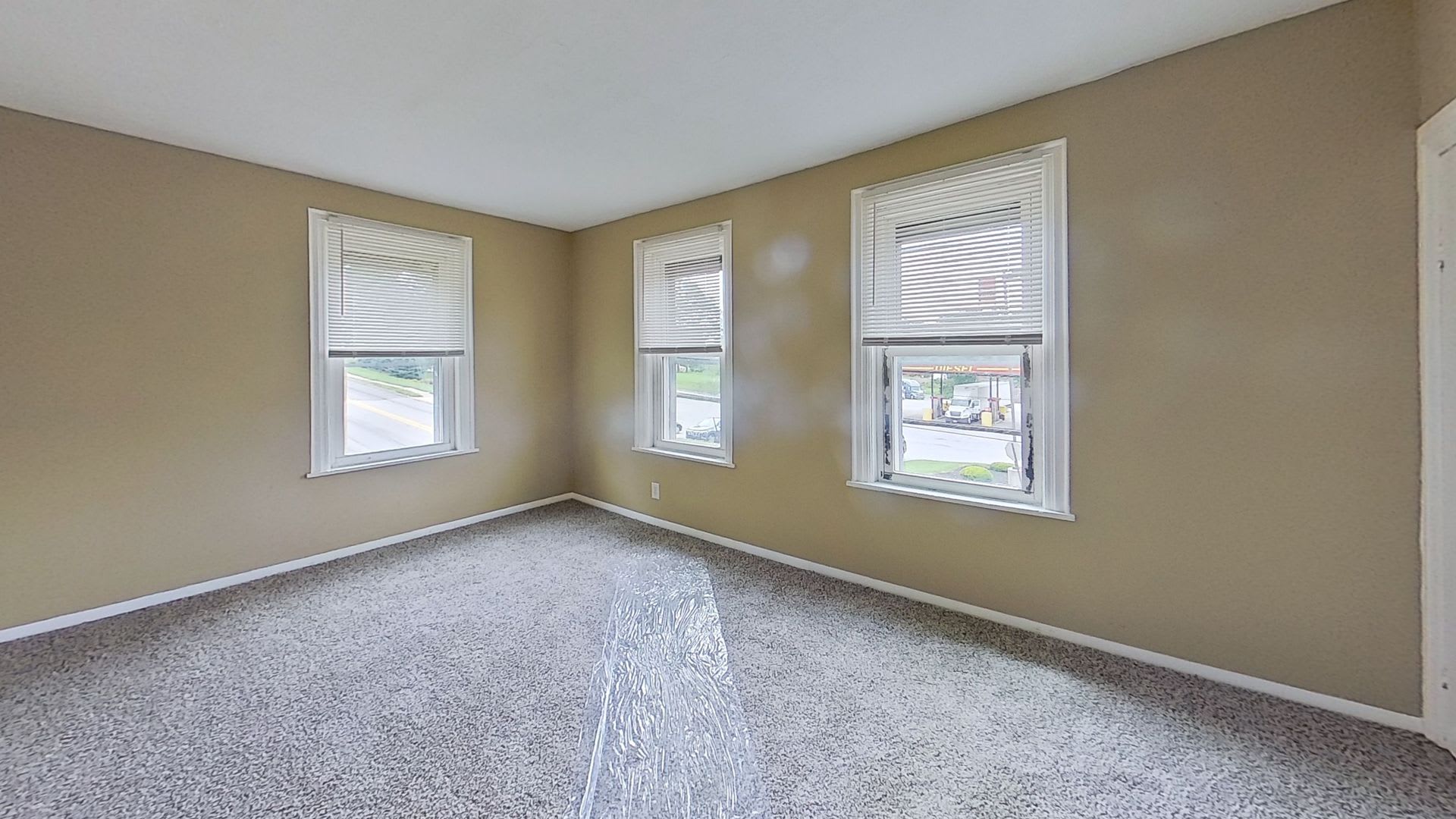 Newly Renovated Home in Etters – photo 4