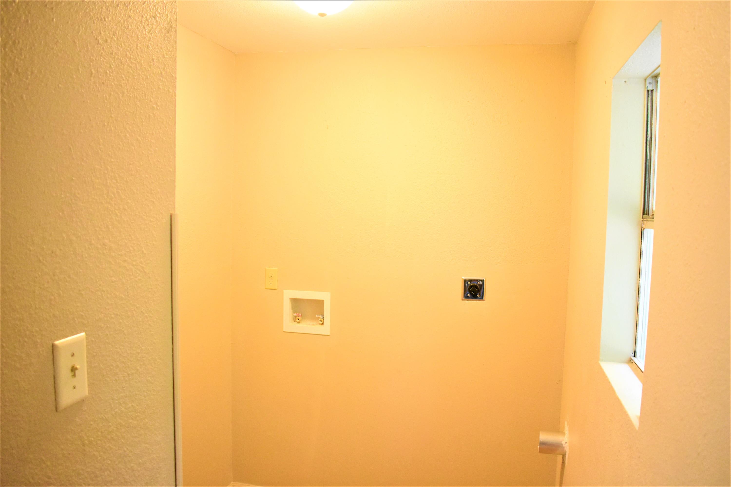 2114 Railroad St. – photo 4