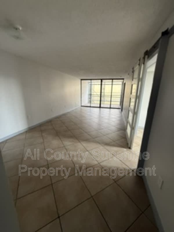 2424 West Tampa Bay Blvd – photo 2