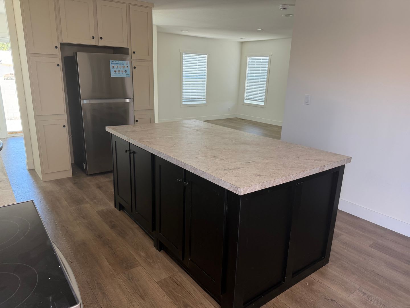 3 Bedroom 2 Bath Home Near Tropicana & Nellis – photo 4