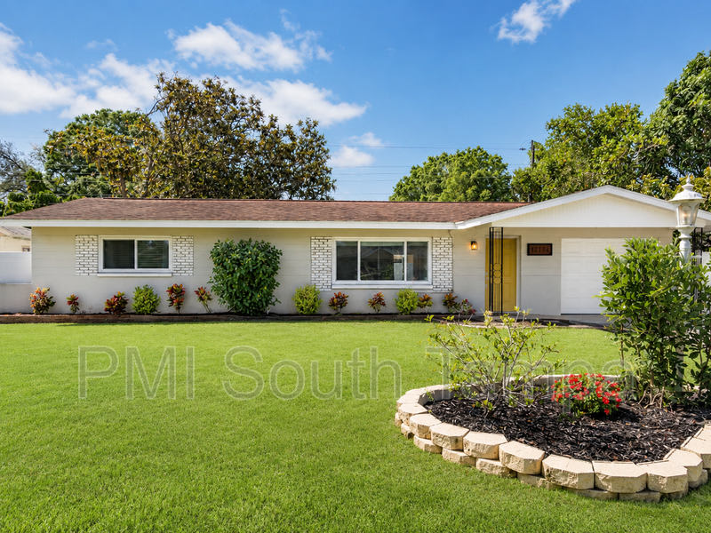 12174 83Rd Avenue North – photo 2