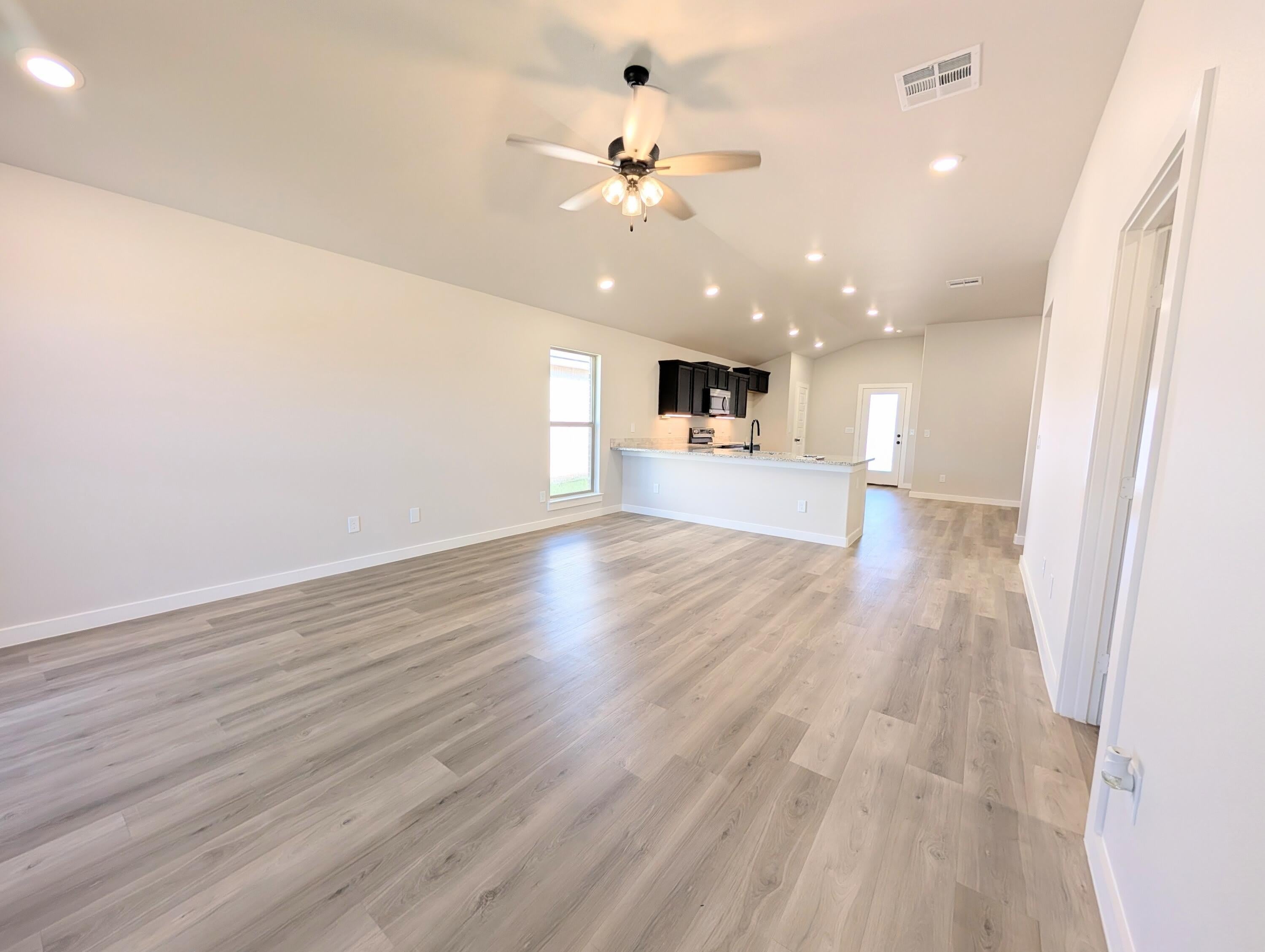 3220 Cottonwood Avenue – photo 2