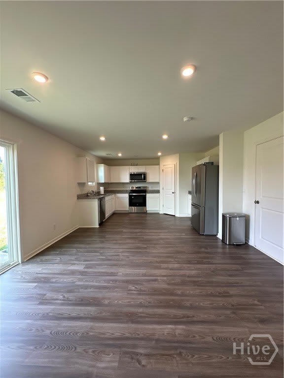 211 Foster Street – photo 3