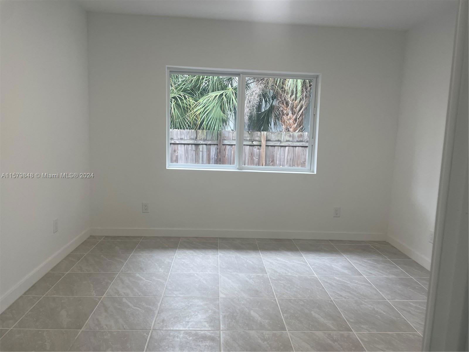 7800 Northeast 10th Court – photo 4