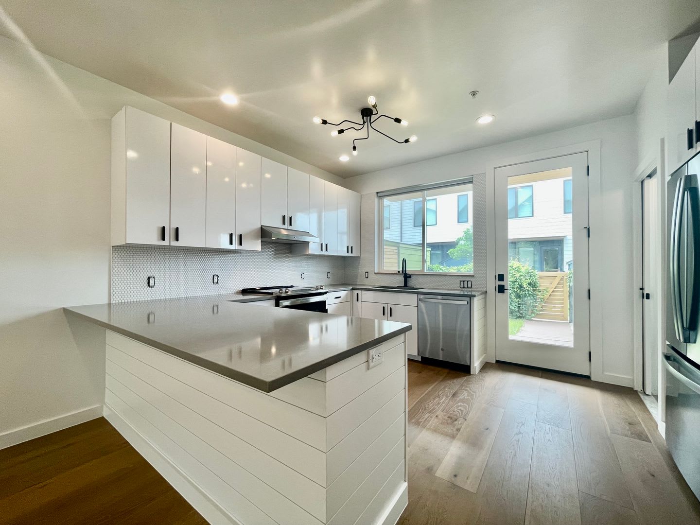 Modern High-End Townhome! – photo 4
