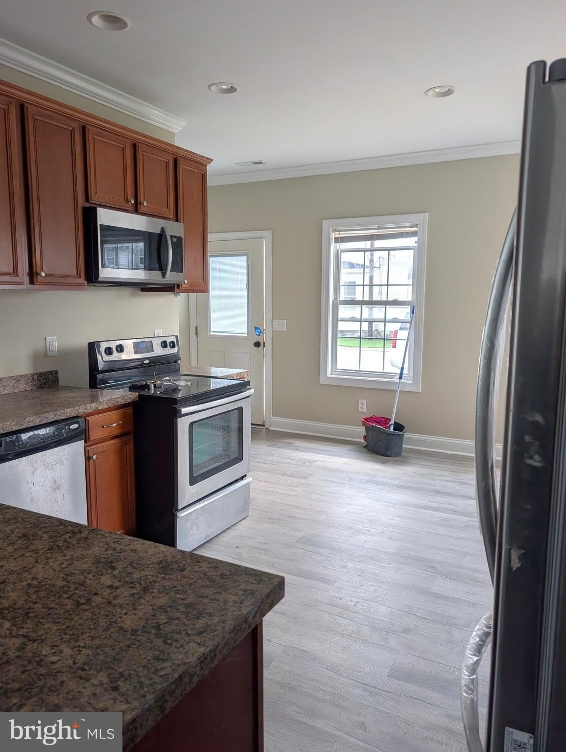 200 W MARKET Street – photo 2