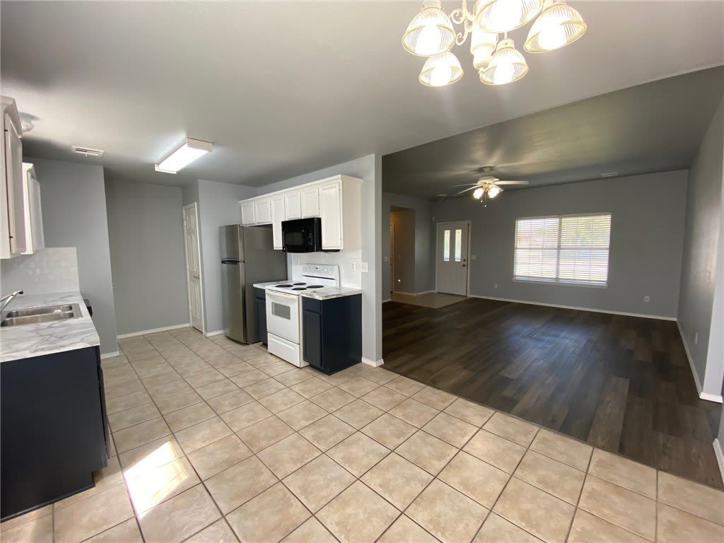 1011 Sunflower Street – photo 3
