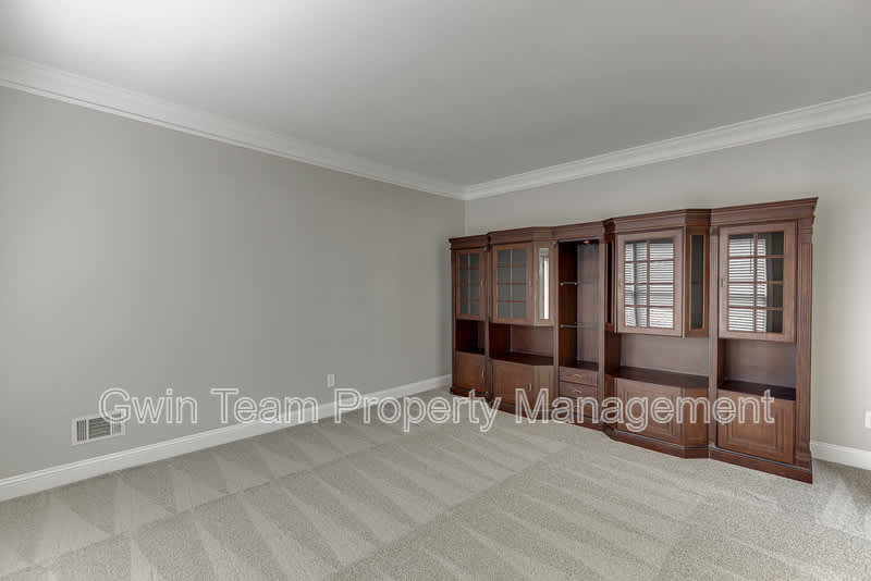 9345 Riverclub Pkwy – photo 3