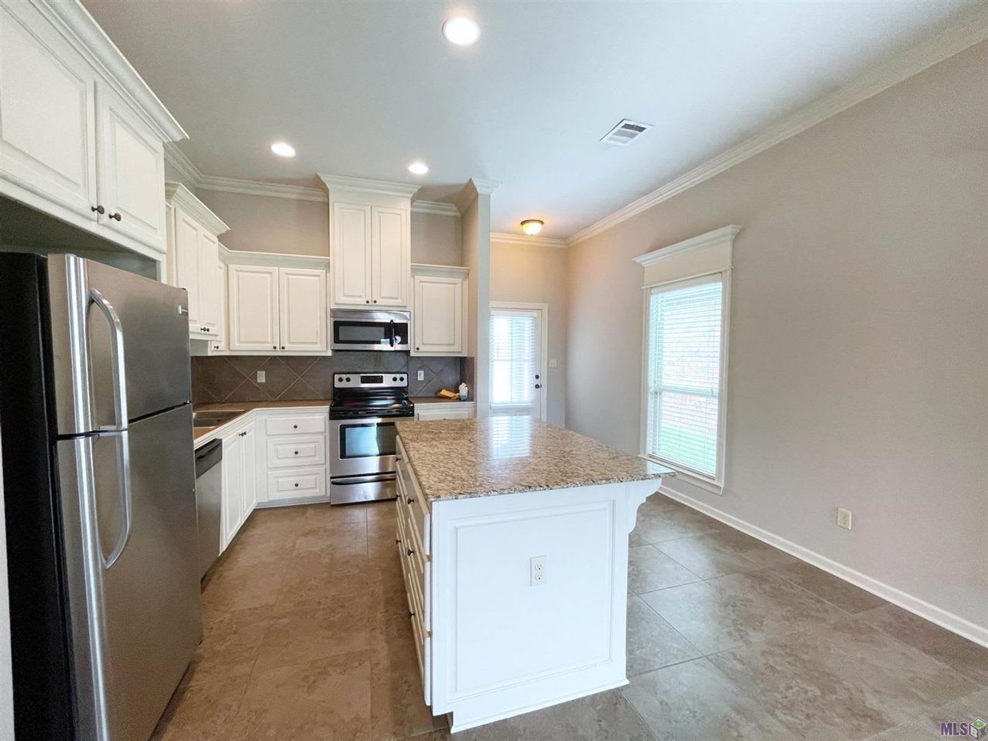3 Bedroom House in a Gated Community – photo 2