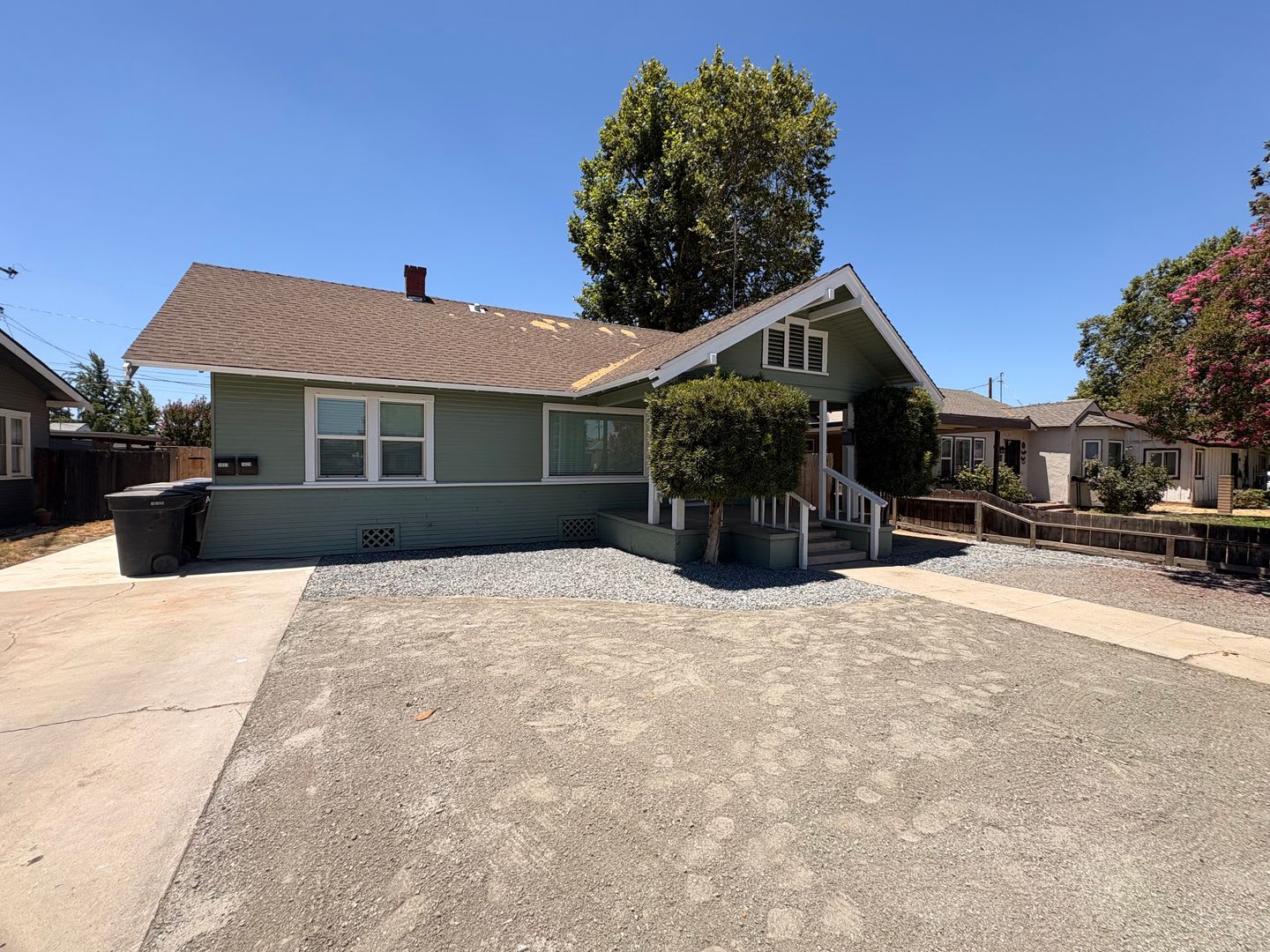 Beautiful Newly Renovated 2 Bedroom Home – photo 2