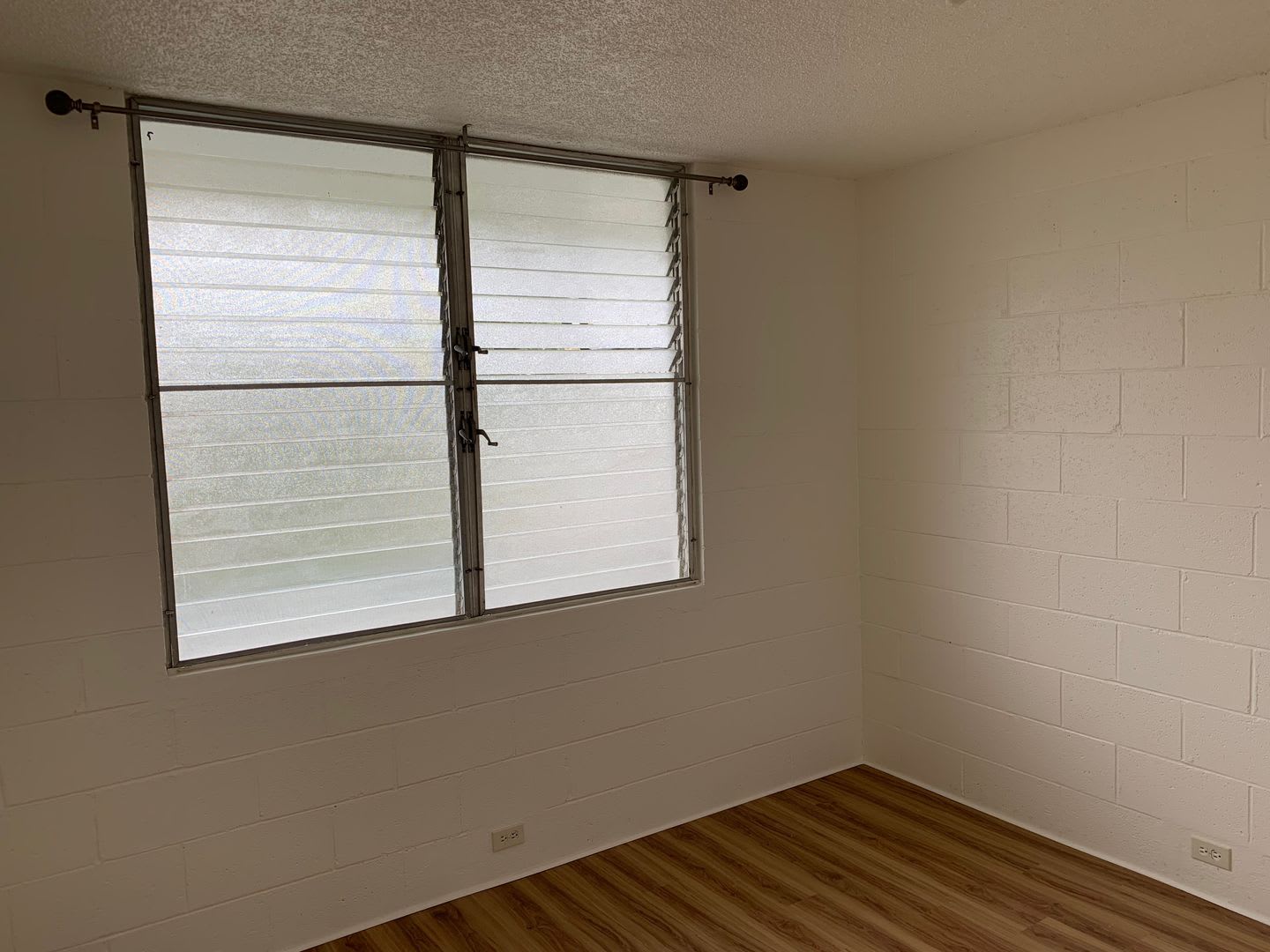 2 Bedroom 1 Bath Apartment on Pensacola Street – photo 3