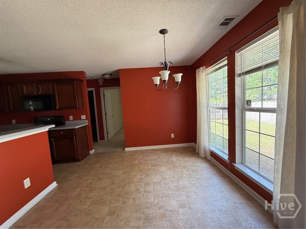 138 Silverton Road – photo 4
