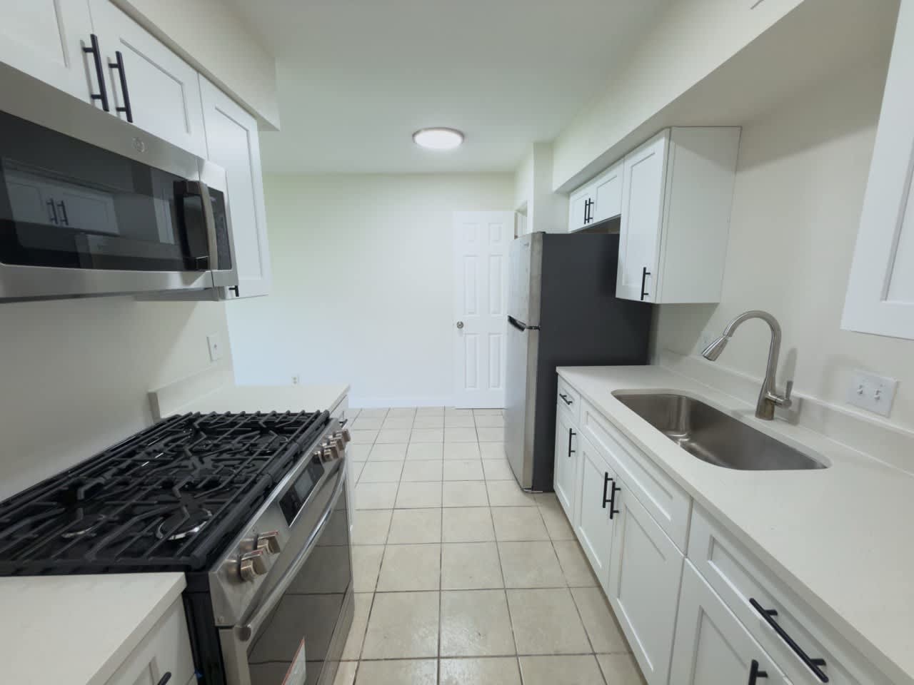 2209 Mission Hill Drive – photo 1