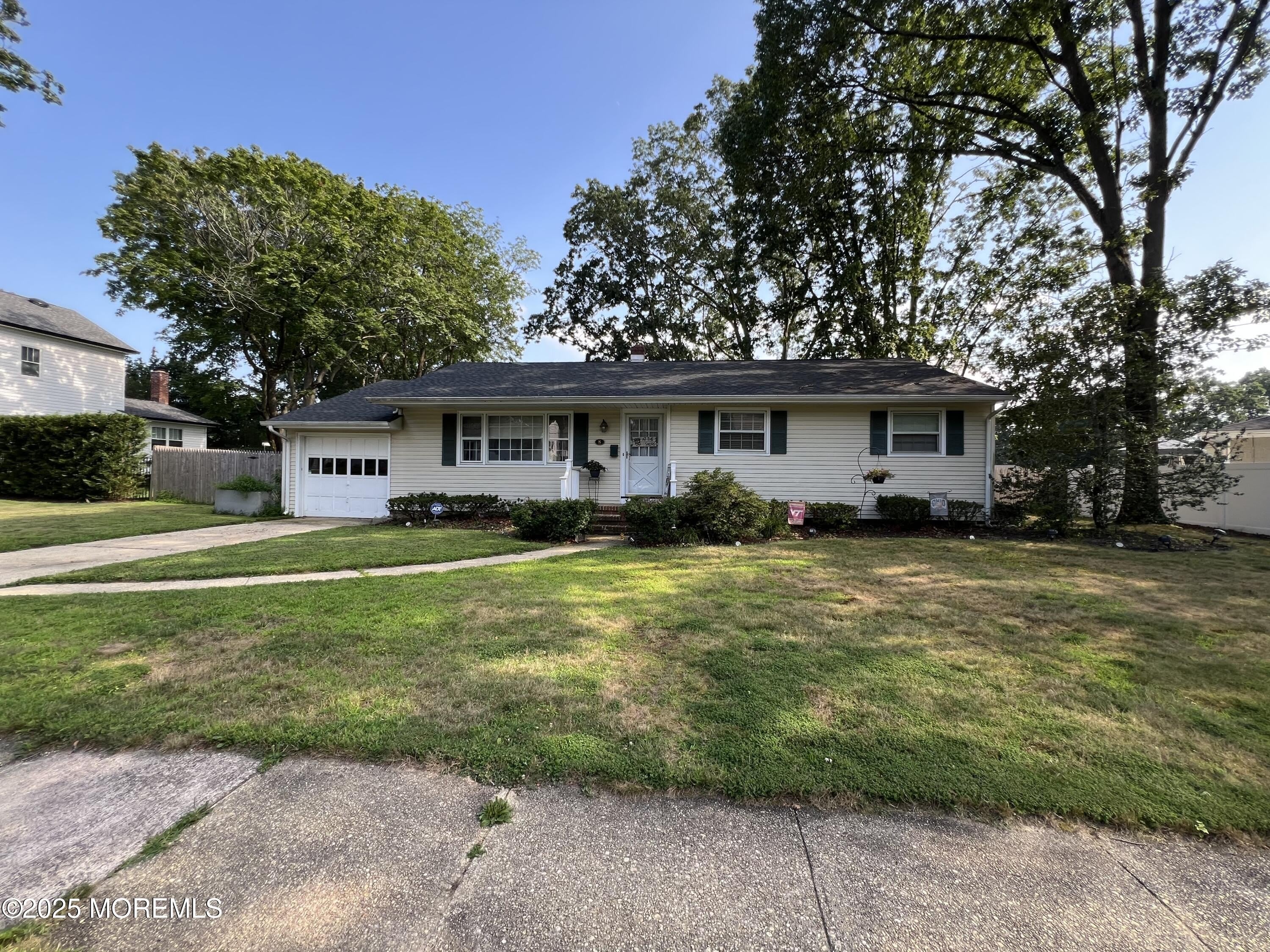 8 Corey Drive – photo 2
