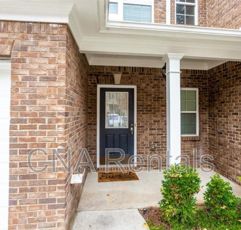 1747 Oakbrook Ln – photo 2